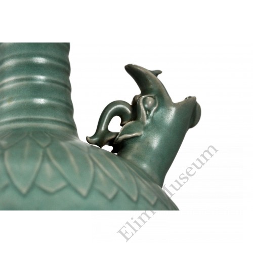 1511 A Long-Quan celadon  carved-lotus long neck water jar
